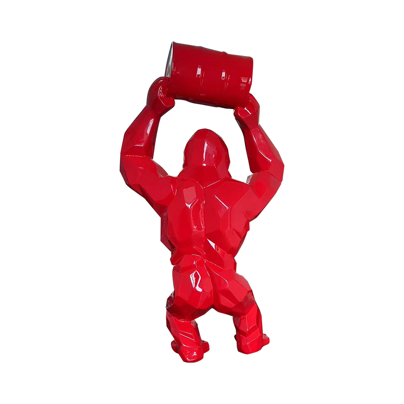 Kong Orangutan mengangkat arca baldi untuk paparan seni luaran Kong Orangutan mengangkat arca baldi untuk paparan seni luaran