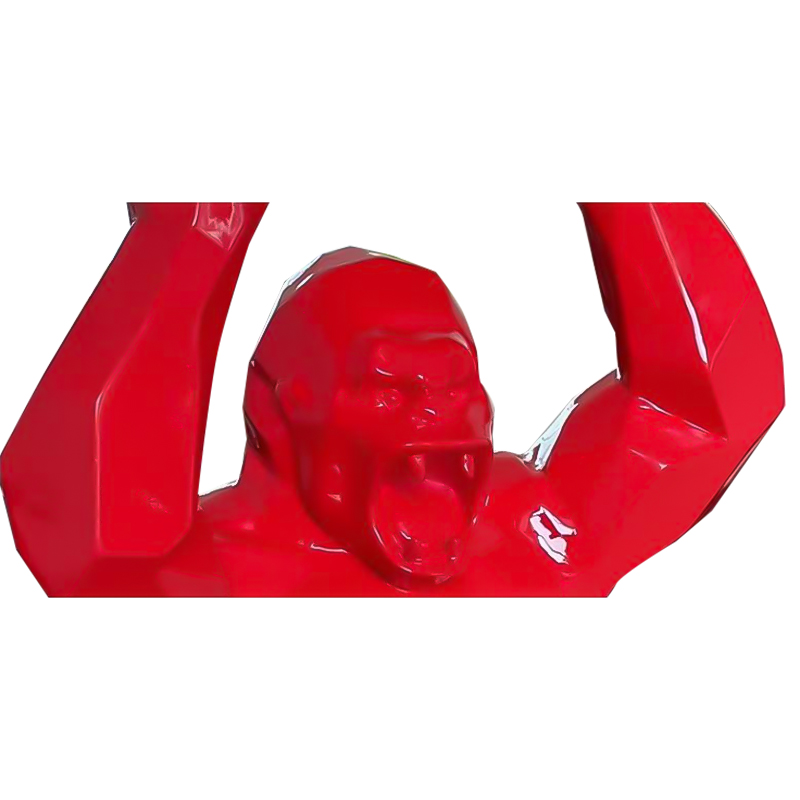 Kong Orangutan mengangkat arca baldi untuk paparan seni luaran Kong Orangutan mengangkat arca baldi untuk paparan seni luaran